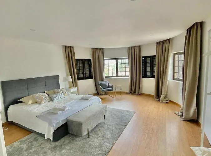 Lourivillage Вилла