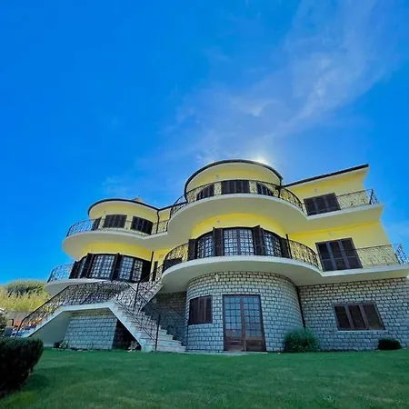 Lourivillage *